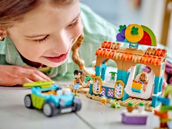 LEGO Friends 42625 Smoothie-bod ved stranden