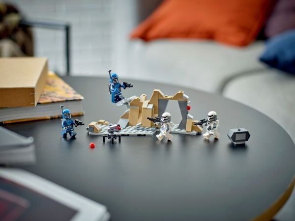 LEGO Star Wars TM 75373 Bakhold på Mandalore™ – stridspakke
