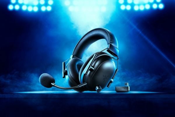 Razer BlackShark V2 PRO - For PlayStation - hodesett - full størrelse - Bluetooth / 2,4 GHz radiofrekvens - trådløs - svart