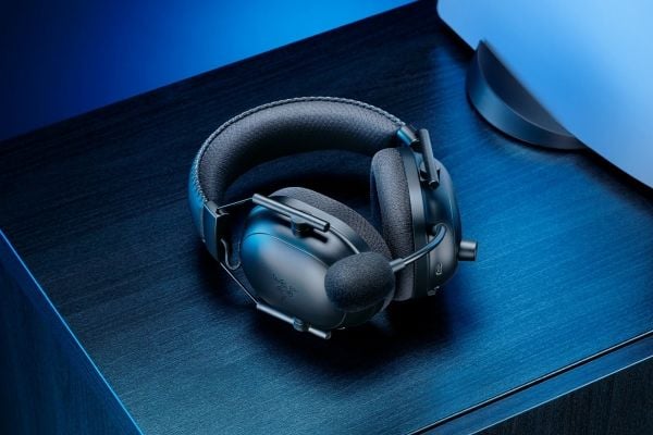 Razer BlackShark V2 PRO - For PlayStation - hodesett - full størrelse - Bluetooth / 2,4 GHz radiofrekvens - trådløs - svart