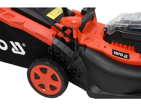Sladdlös gräsklippare Yato YT-85220