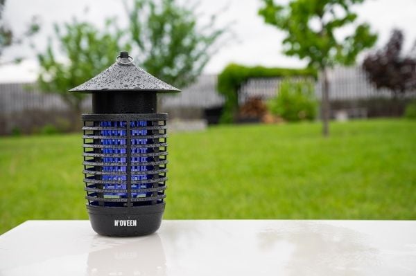 Noveen insektslampa IKN7 IPX4 svart