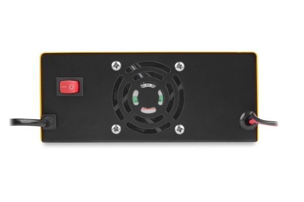 Smart Volt tasasuuntaaja Puola 6V/12V/24V 15A A80 A80