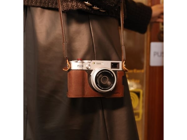 SmallRig 4558, Kroppsetui, Fujifilm, X100VI, Skulderrem, Brun