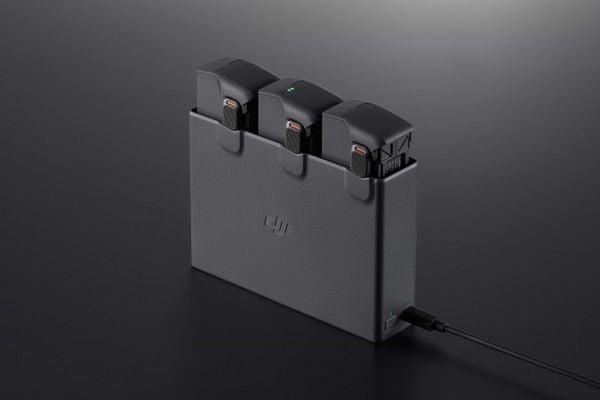 DJI - Batterilader - to-veis - 3 x batterier lader - 5 watt - 2 A (USB-C)
