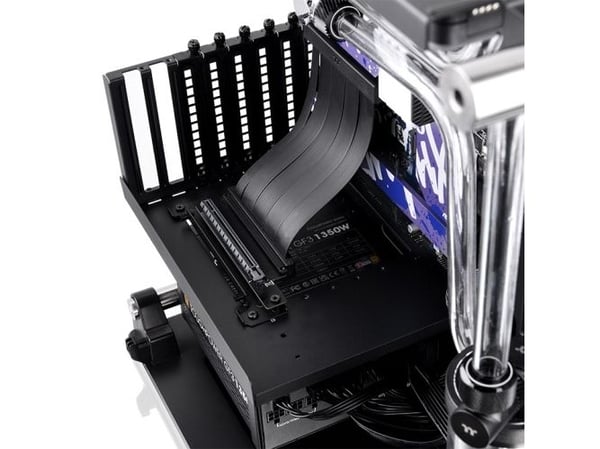 Thermaltake AC-071-CO1OTN-C1, PCI-E 4.0 x 16, Hankjønn/hunkjønn, Sort, 1 stykker