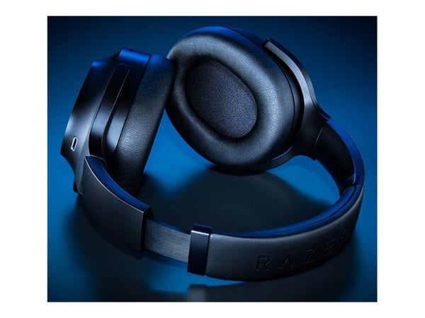 Razer Barracuda Pro - Hodesett - full størrelse - Bluetooth / 2,4 GHz radiofrekvens - trådløs - aktiv støydemping - lydisolerende