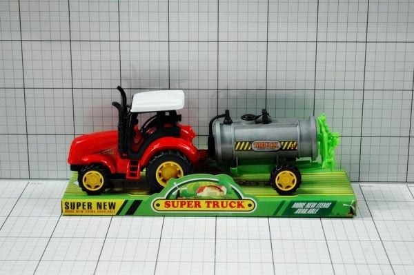 Gazelo traktor med landbruksmaskin under kuppel - G039862