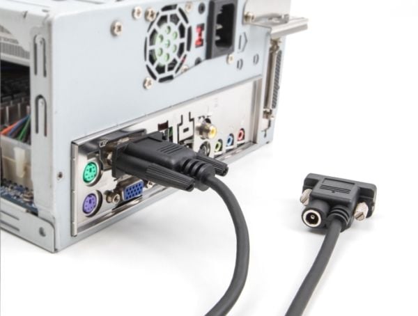 Delock - Seriell kabel - DB-9, 5,5 x 2,1 mm DC-jakk (hunn) til DB-9 (hunn) - 3 A - 3 m - tommelskruer, støtter RS-232 seriell grensesnitt - svart
