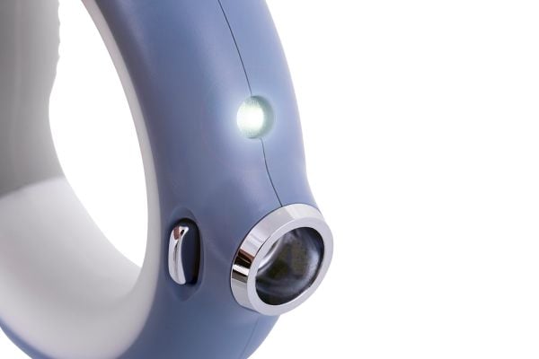 DoggyVillage kraftig kobbel 3-i-1 med LED-lommelykt, farget belysning i håndtaket og poseholder - LUMINOUS LEASH MT7129 (grå)