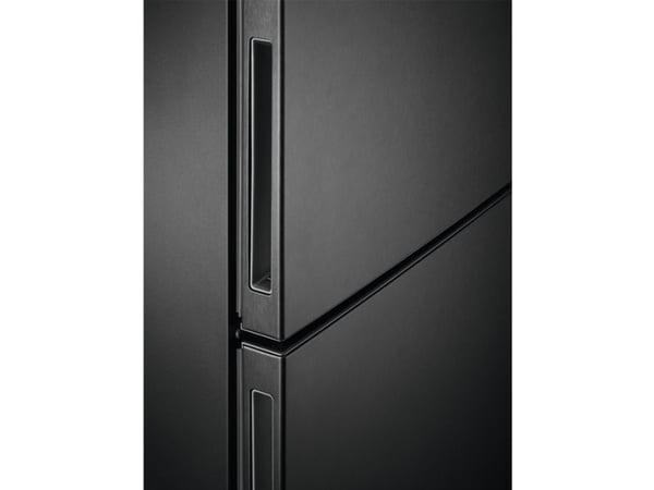 AEG RCS736DXMB, 367 l, SN-T, 39 dB, 5 kg/24t, D, Svart