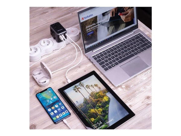 Verbatim UTA-04 - Strømadapter - universal - 61 watt - 3 A - QC 3.0, PD 3.0 - 5 utgangskontakter (2 x USB-C, 3 x USB-type A)