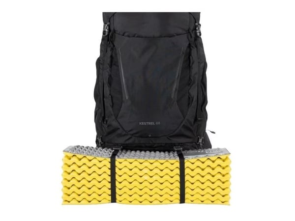 OSPREY Kestrel 48 retkeilyreppu musta S/M