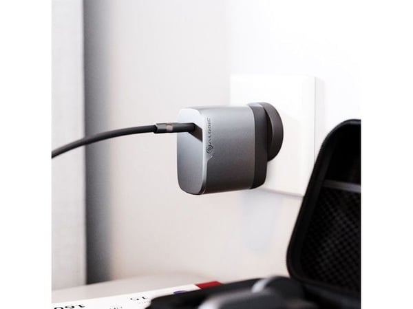 ALOGIC WCM1X67-SGR, Sisätila, AC, 20 V, 3,35 A, IP67, Musta, Harmaa