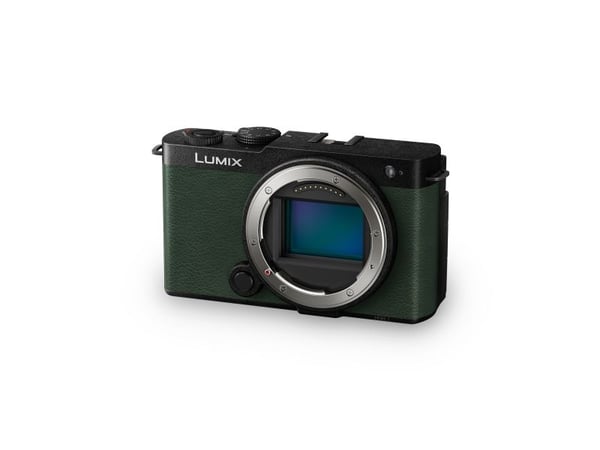 Panasonic Lumix S9, 24,2 MP, 12000 x 8000 pixlar, CMOS, 6K Ultra HD, Pekskärm, Grön