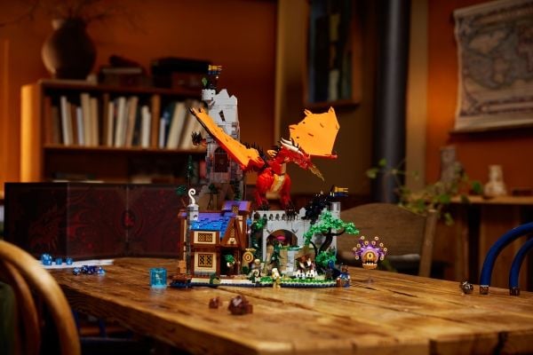 LEGO Ideas 21348 Dungeons & Dragons: Red Dragon's Tale