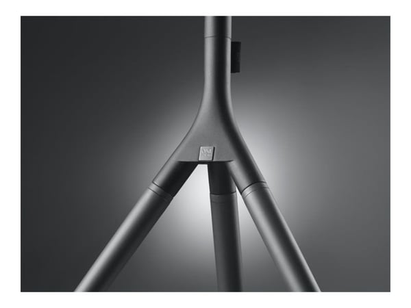 One For All WM 7461 - Stativ - tripod - for LCD-skjerm - fullmetall - metall - titangrå - skjermstørrelse: 32"-65" - plassering på gulv