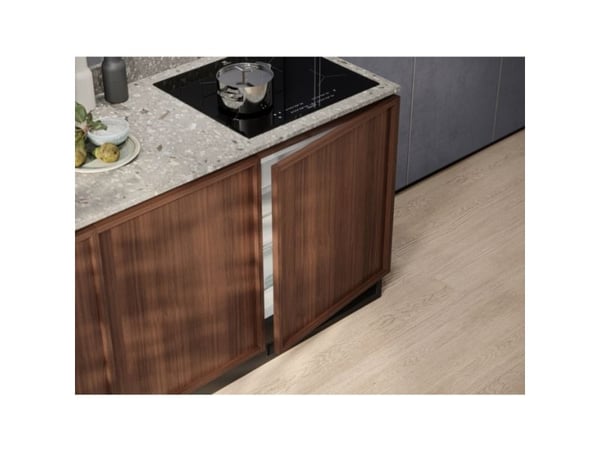 Electrolux LFB3AE82R, 93 l, Innebygget, E, 38 dB, Hvit