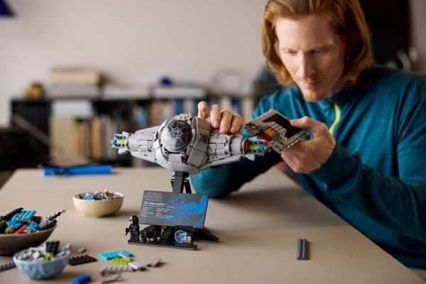 LEGO Star Wars TM 75382 TIE Interceptor™