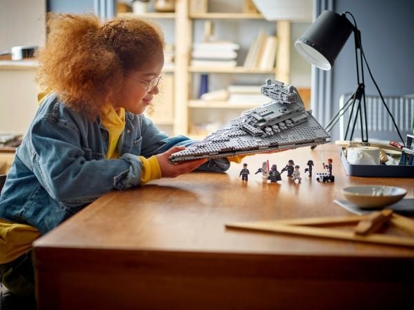 LEGO Star Wars TM 75394 Imperiumin tähtihävittäjä