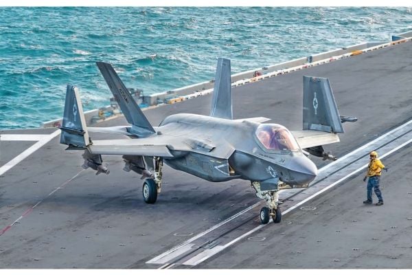 1:72 F-35C Lightning II 1:72 F-35C Lightning II