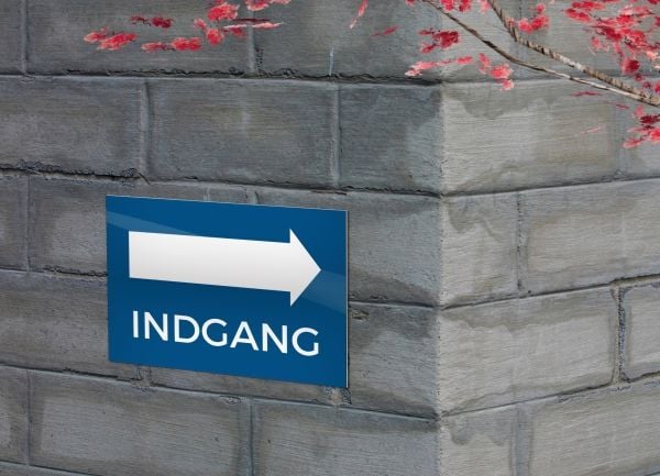 Skilt "Indgang" pil højre 18x13 cm, aluminium, blå
