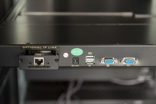 Digitus - KVM-konsoll med KVM-svitsj - 1 porter - US - 19" - kan monteres i rack - 1920 x 1080 Full HD (1080p) @ 60 Hz - 1000:1 - RAL 9005, svart - 1U
