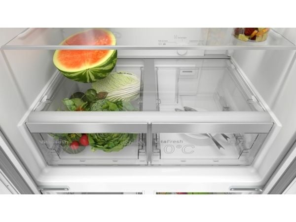 Bosch Serie 4 KMC85LBEA, Frittstående, Flere dører, Svart, 4 dører, Berøringskontroll, På dør