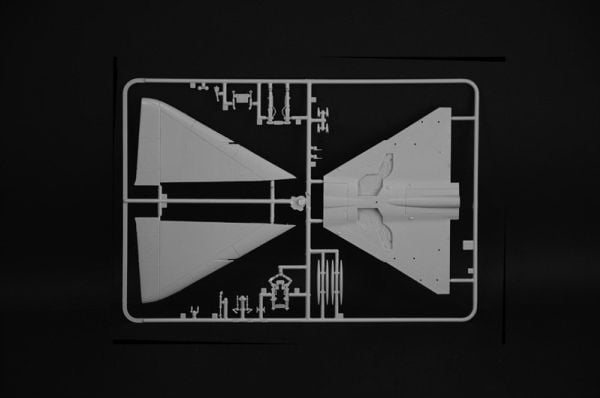 Italeri Plastic Mirage III E malli 1/48
