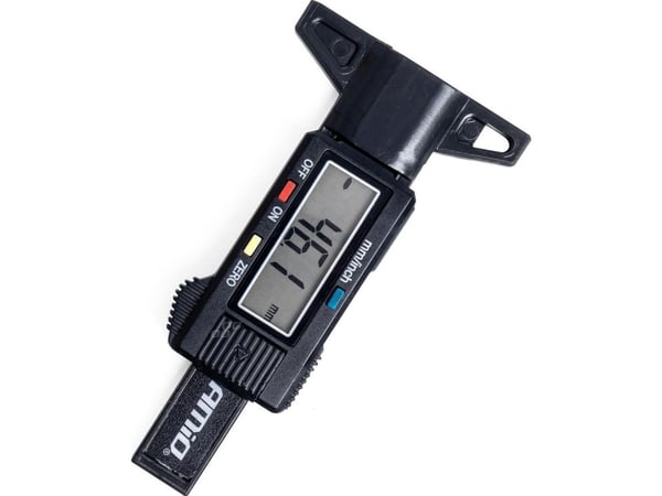 Digital måler for bildekkets mønsterdybde AMiO AMIO-03103 blister
