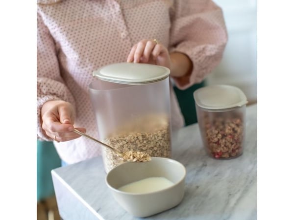 koziol 4064700, Universell Container, 1,4 l, Sand, Gjennomsiktig, Avtagbart lokk, Oval, 113 mm