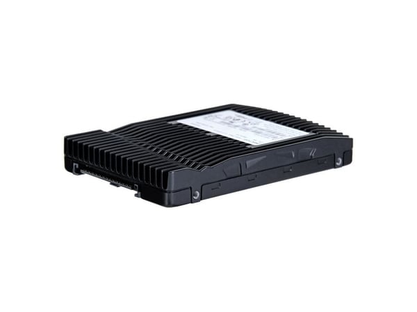 Micron 7450 PRO U.3 960 GB PCI Express 4.0 3D TLC NAND NVMe