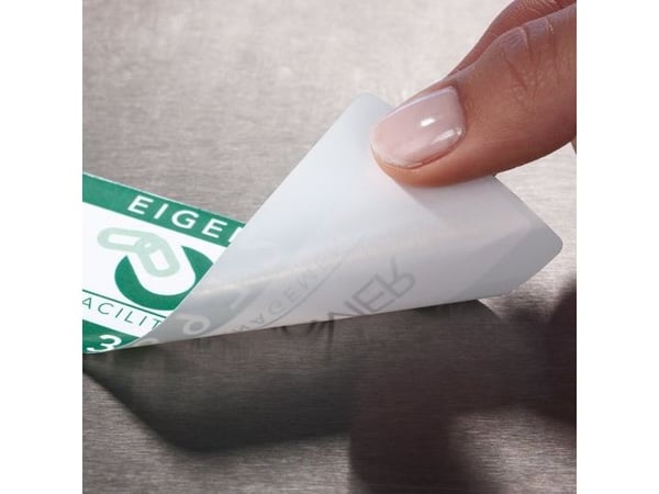 Avery L4773-100, Hvit, Avrundet rektangel, Permanent, 63.5 x 33.9 mm, A4, Polyester