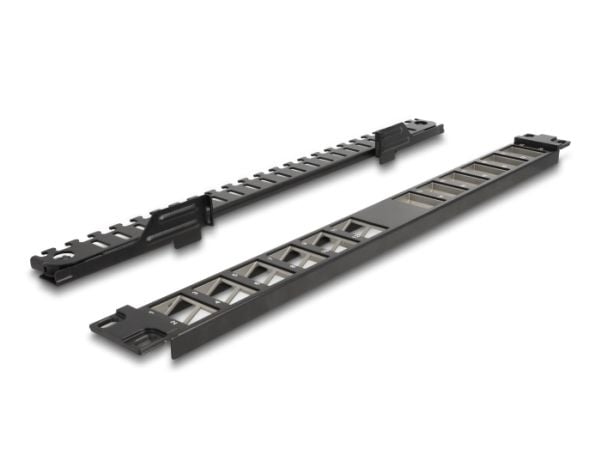 Delock - Pluggbord (blankt) - angled, with strain relief - rackmonterbar - svart - 1U - 19" - 24 porter