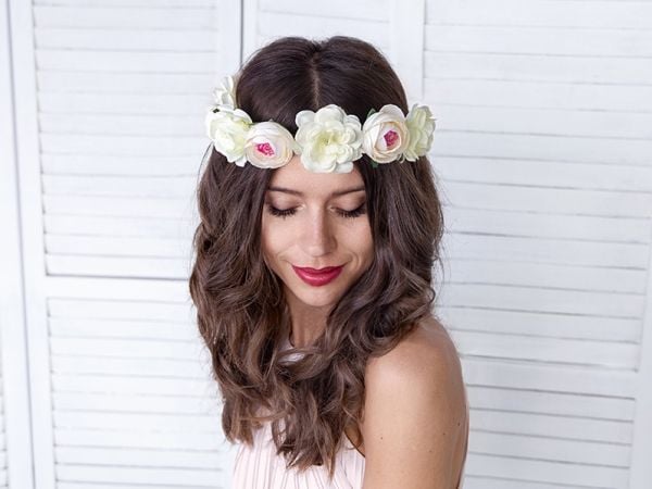 Krans av vita blommor