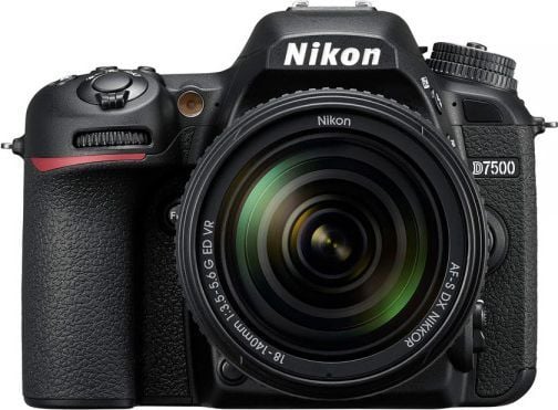 Nikon D7500 + AF-S DX NIKKOR 18-105 VR, 20,9 MP, 5568 x 3712 pixlar, CMOS, 4K Ultra HD, Pekskärm, Svart