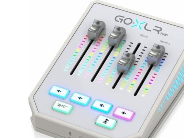 TC Helicon GO XLR Mini-WH mikser/sampler for streaming hvit