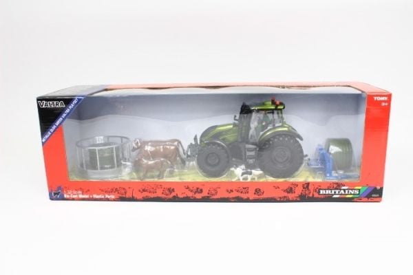 Britains 1:32 Metallic Olive Green Valtra Playset