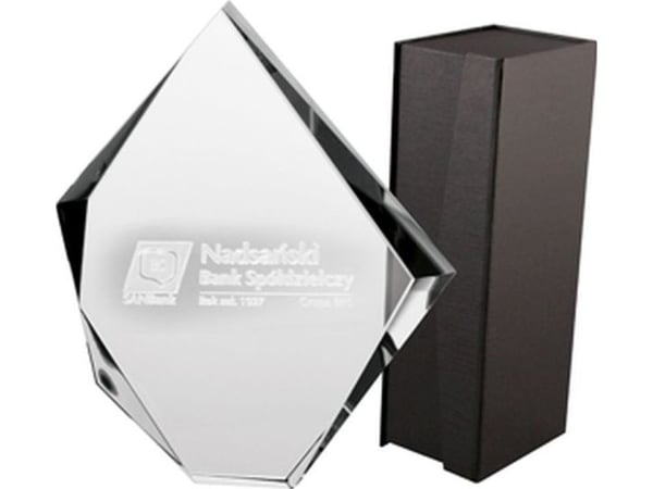 Victoria Sport 3D-gravert glasstrofé med etui