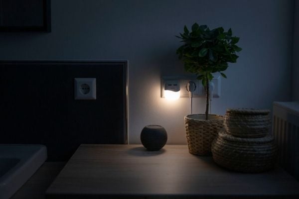 Ansmann NL15AC + 2USB, Kytkettävä yövalo, Valkoinen, ABS, Polykarbonaatti (PC), Lämmin valkoinen, Makuuhuone, Käytävä, Autotalli, Portaat, SMD LED ...