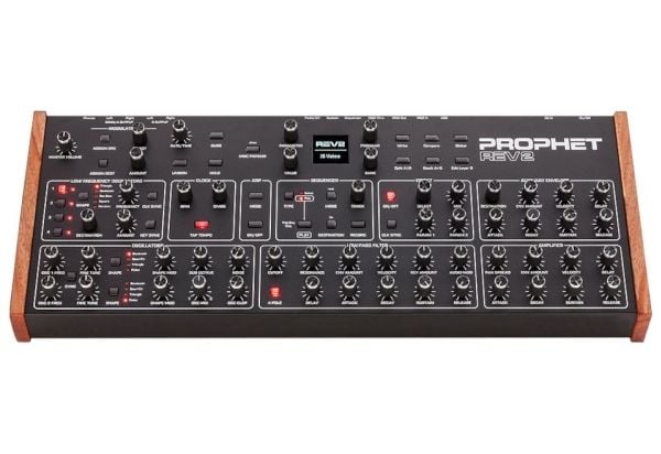 Sequential Prophet Rev2 Desktop 16-voice analog polyfonisk synthesizer