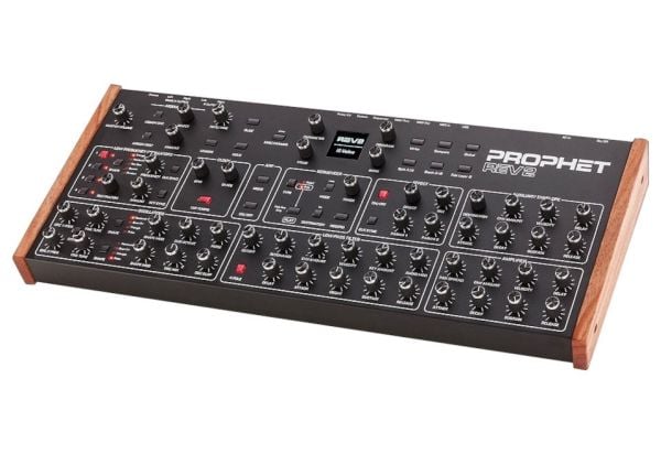 Sequential Prophet Rev2 Desktop 16-voice analog polyfonisk synthesizer