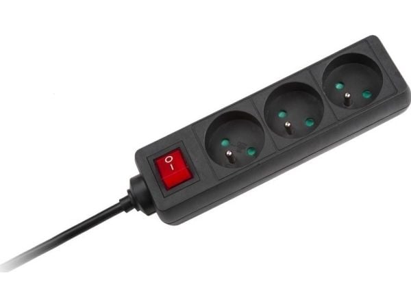 Kemot URZ3197-3B Jatkojohto musta Kemot kytkimellä 3 pistorasiaa - 3m (1,5mm) Kemot URZ3197-3B Jatkojohto musta Kemot kytkimellä 3 pistorasiaa - 3m (1,5mm)