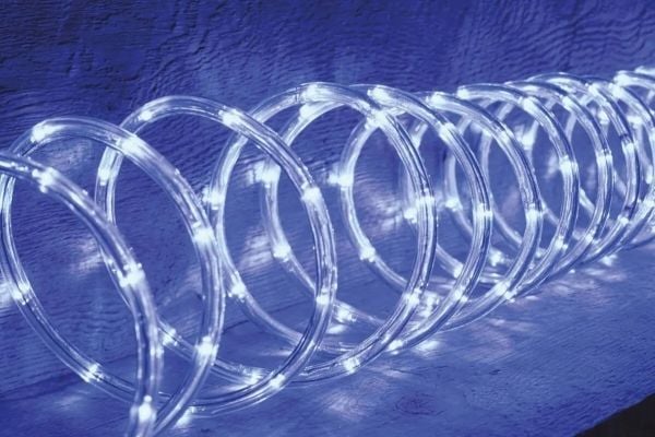 Fééric Lights julelys utendørs lysslynge i spiral 432 LED