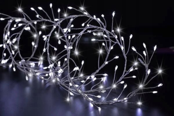 Julebelysning Fééric Lights & Christmas utendørs lyskjetting med 400 LED