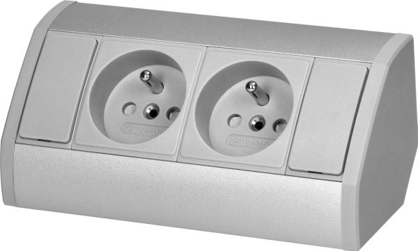 Orno lyslist/innfelt stikkontaktlist 2x2P+Z, grå/sølv