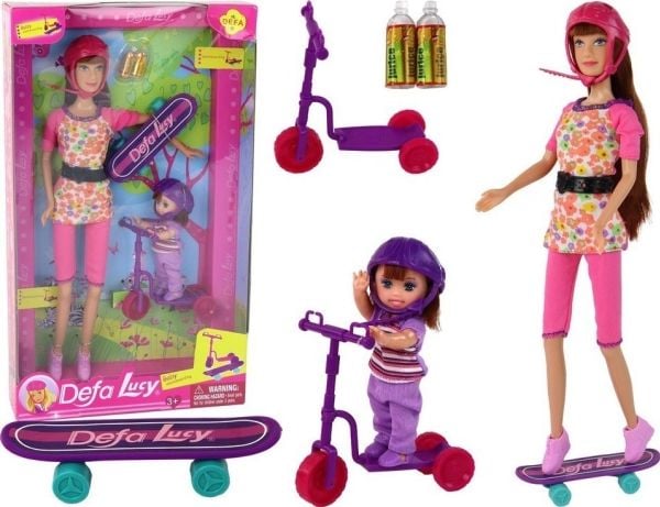 LeanToys dukkesett Lucy rosa med sparkesykkel, skateboard og hjelmer