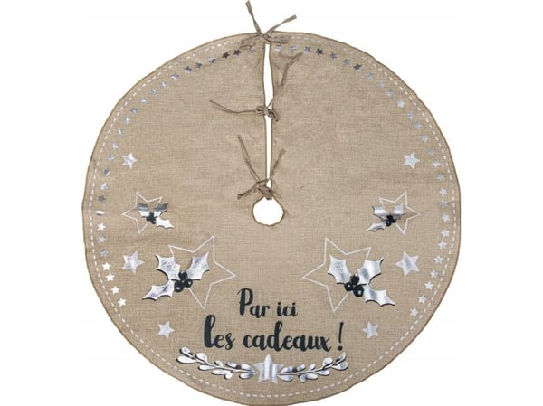 Fééric Lights & Christmas matte under juletreet i jute