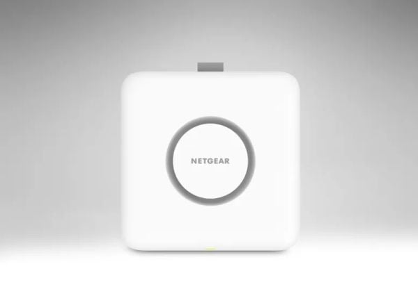 NETGEAR Insight WBE710 - Trådløst tilgangspunkt - tri-bånd, PoE, 2.5G - Wi-Fi 7 - Wi-Fi 7 - 2.4 GHz, 5 GHz, 6 GHz - vegg/tak-monterbar