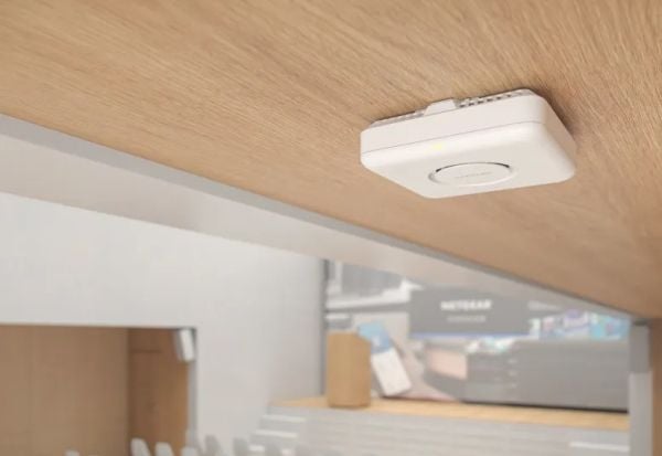 NETGEAR Insight WBE710 - Trådløst tilgangspunkt - tri-bånd, PoE, 2.5G - Wi-Fi 7 - Wi-Fi 7 - 2.4 GHz, 5 GHz, 6 GHz - vegg/tak-monterbar